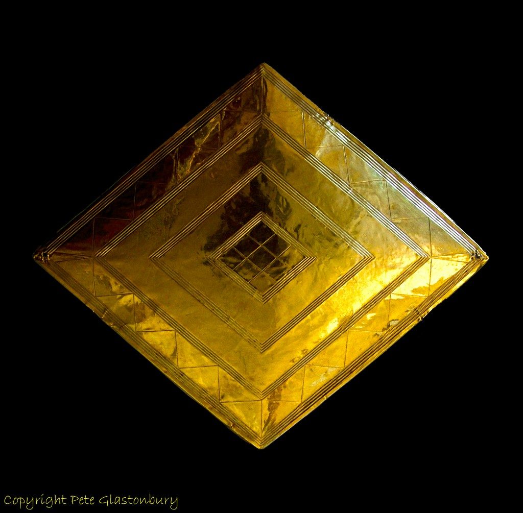 Bush barrow gold lozenge